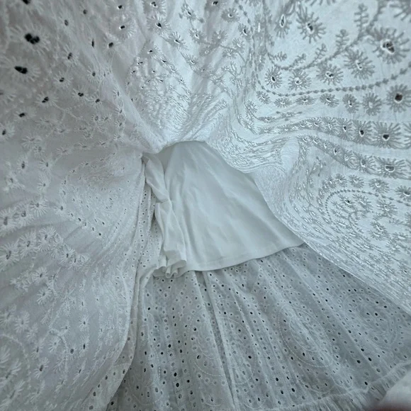 Giffniseti Elegant White Eyelit Lace Maxi Dress size Large🤍 - Picture 13 of 15